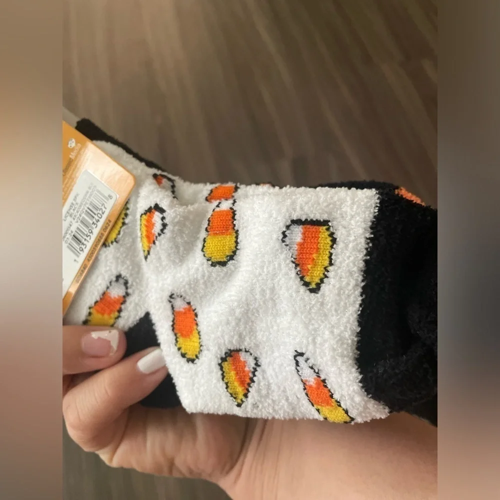 Casper The Friendly Ghost Black and Orange Cozy Crew Socks size 4T/5T-NWT